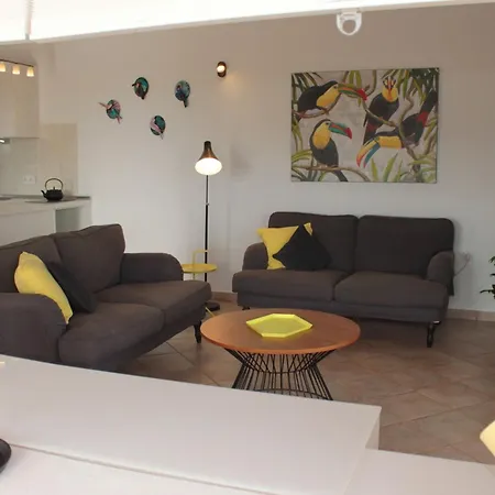 Grosses Modernes Ferienapartment Atlantico Daire *